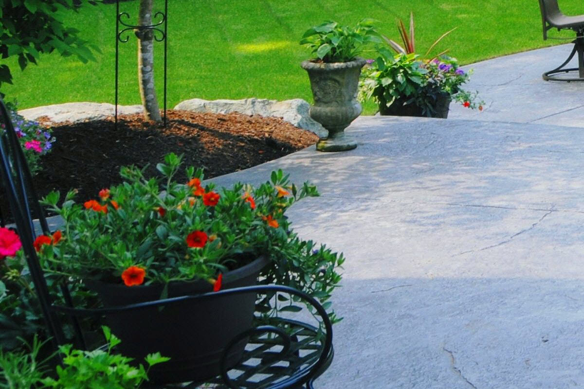 5 Reasons to Choose Concrete for Your Patio