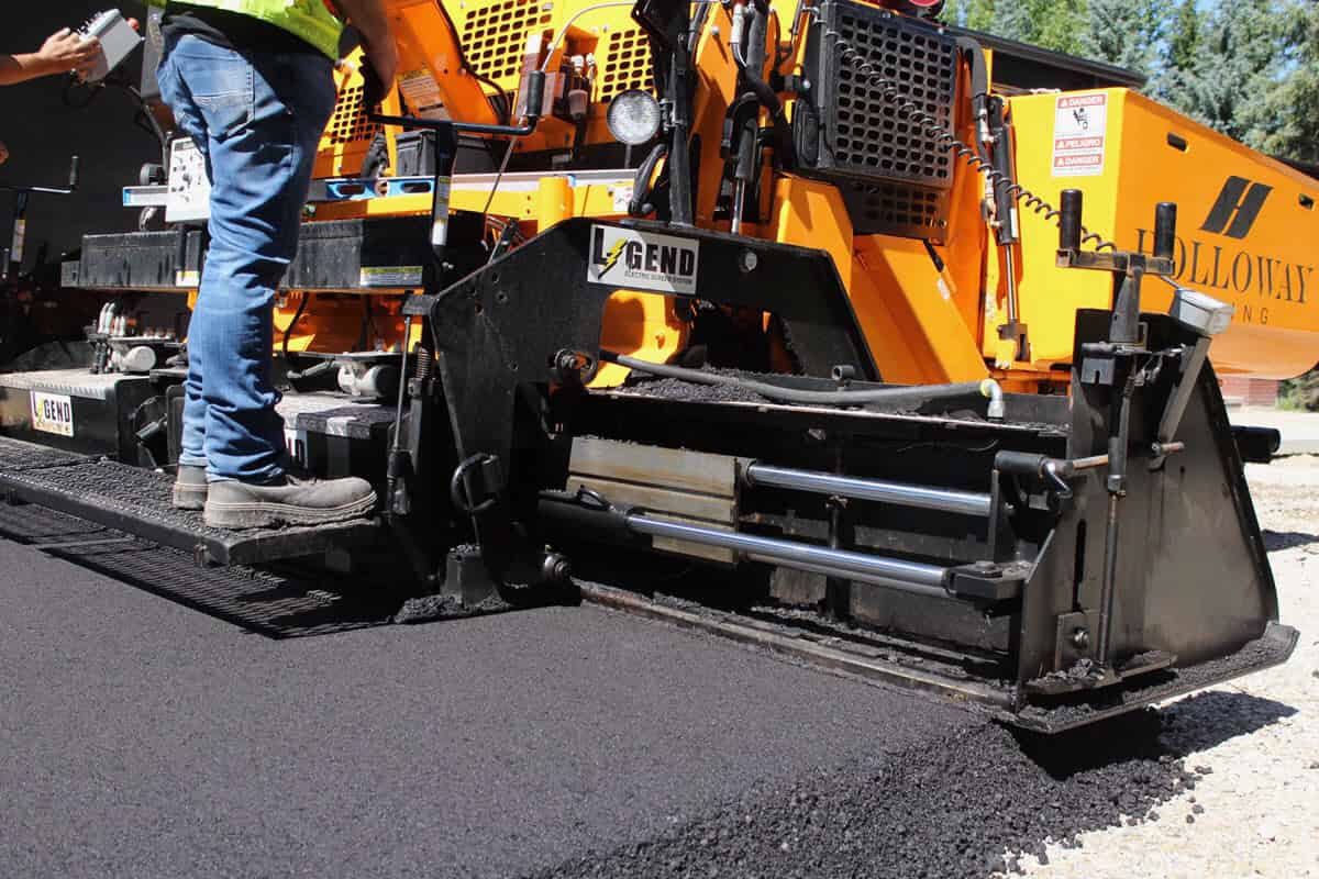4 Top Reasons To Switch From Gravel To Asphalt Driveway